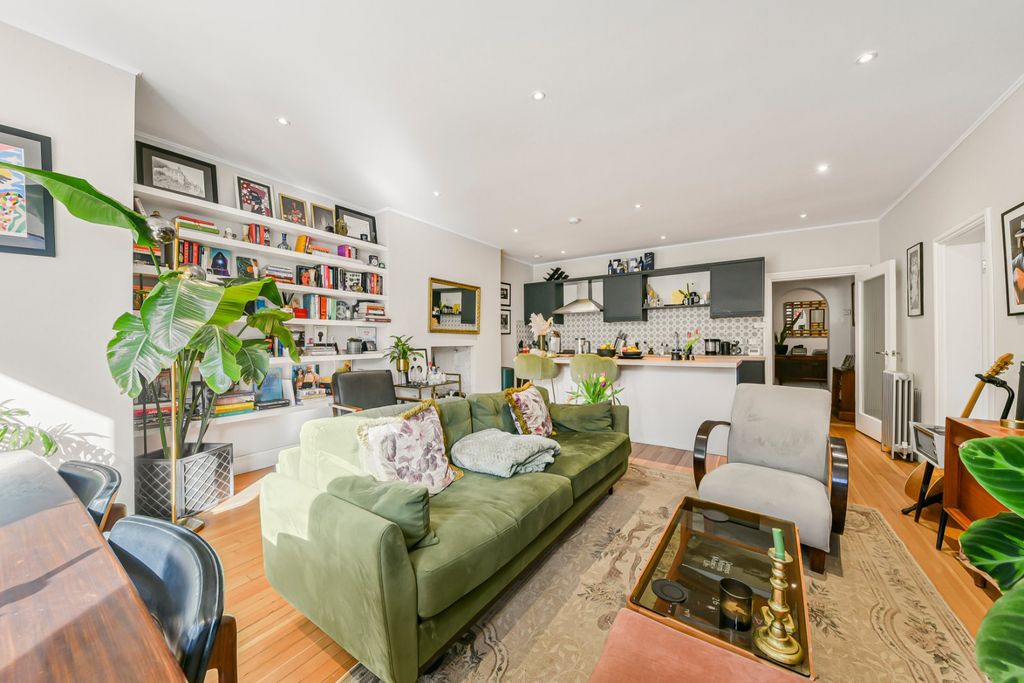 Property photo 1 of 21