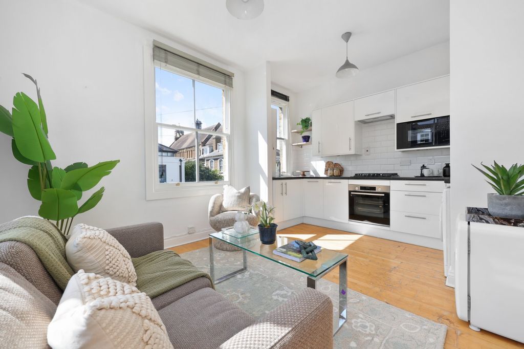 Property photo 2 of 29