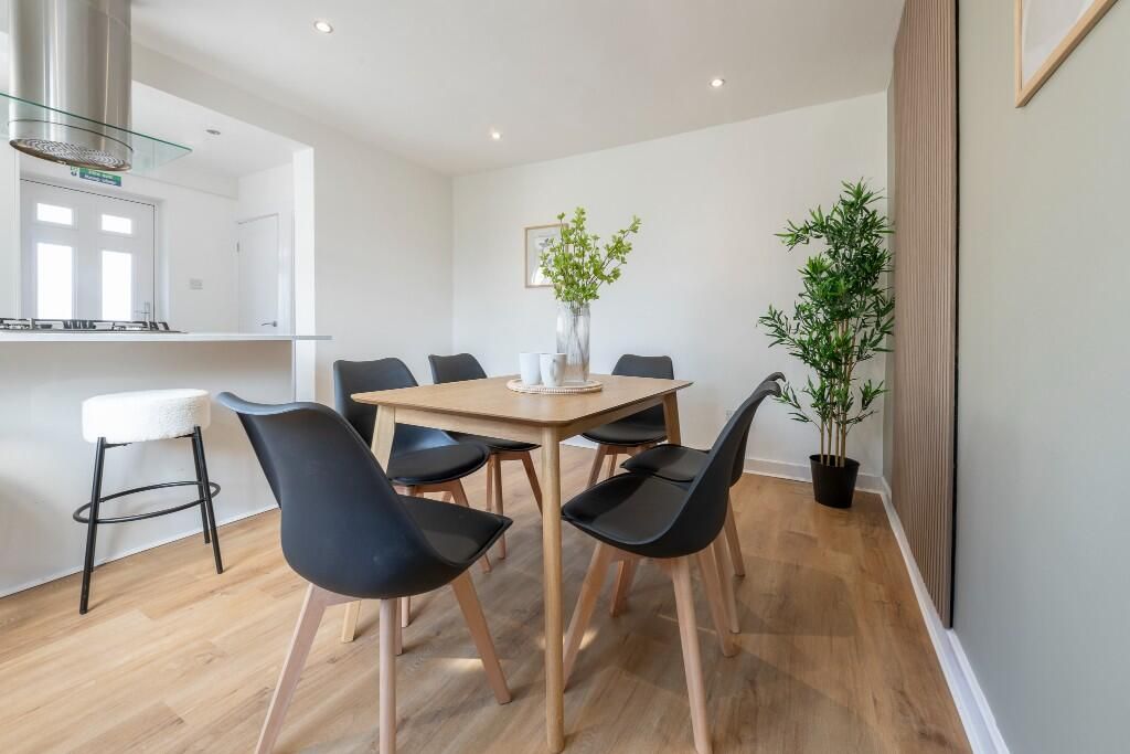 Property photo 3 of 9 Gallery