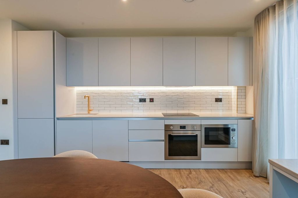 Property photo 1 of 63