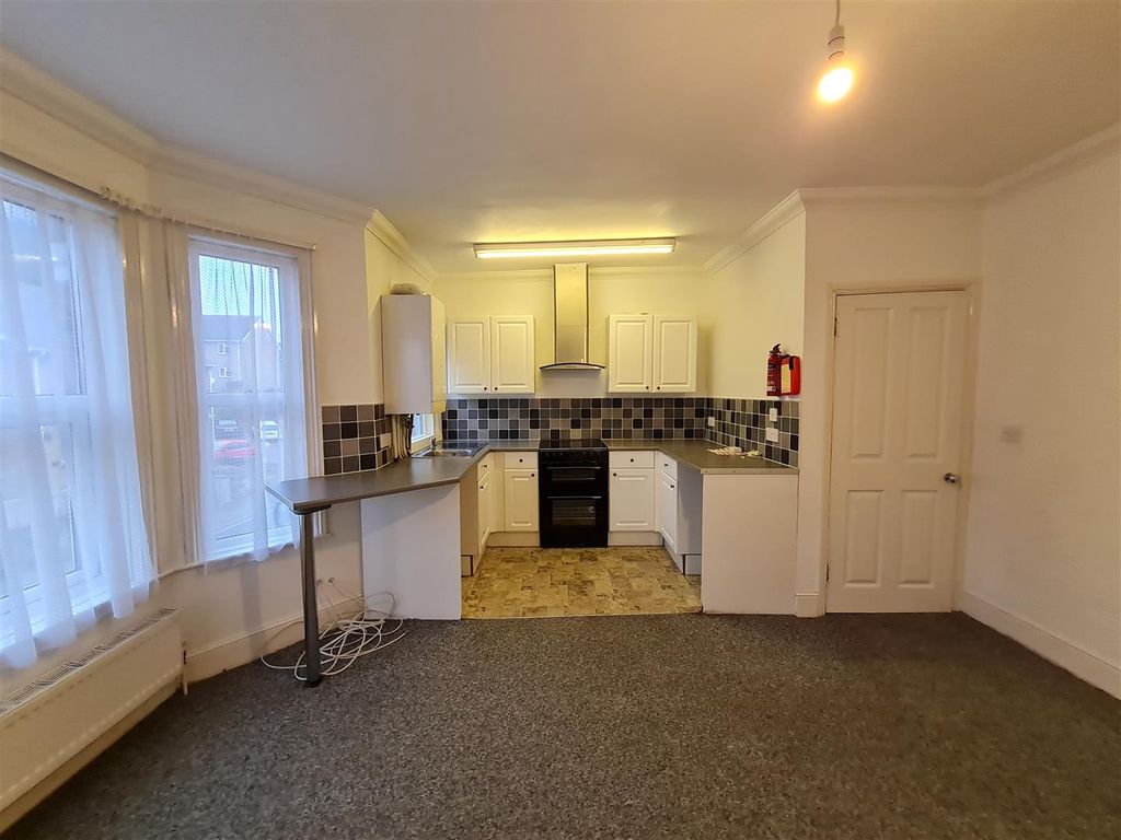 Additional image 4 of 2 bed flat to rentNorth Road, Shanklin PO37