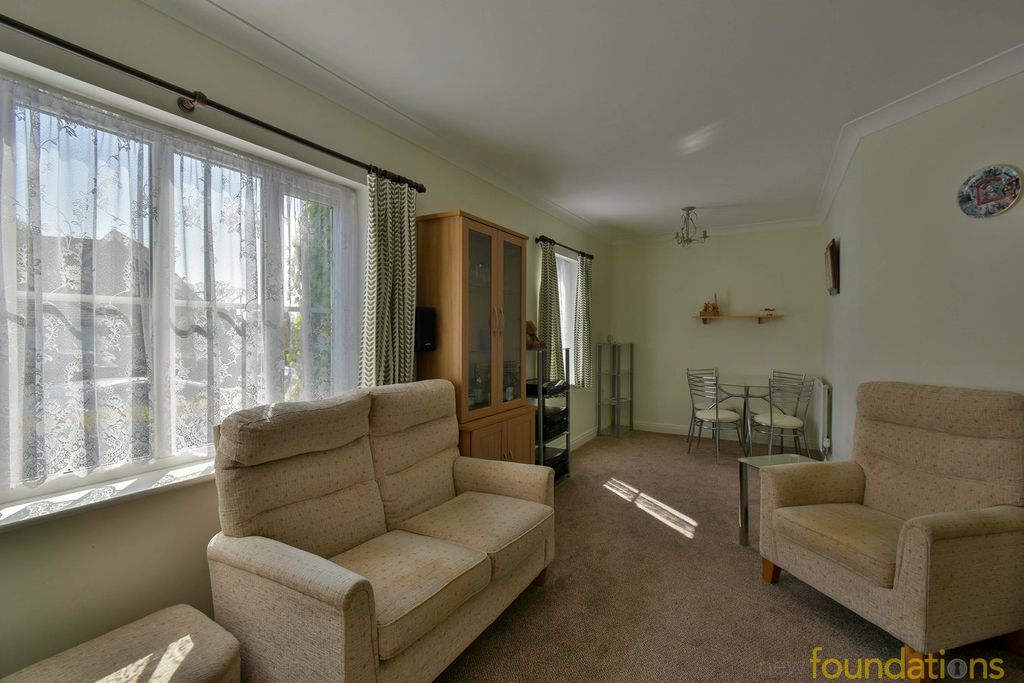 Property photo 2 of 12