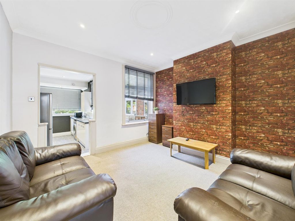 Property photo 2 of 6 Cam04063G0-Pr0071-Still002.Jpg