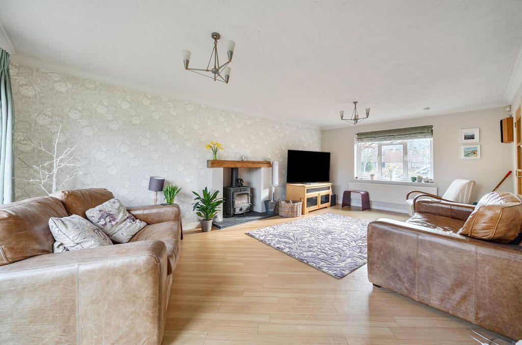 Property photo 2 of 21 1409855-1-698A0Bd544Fe1.Jpg