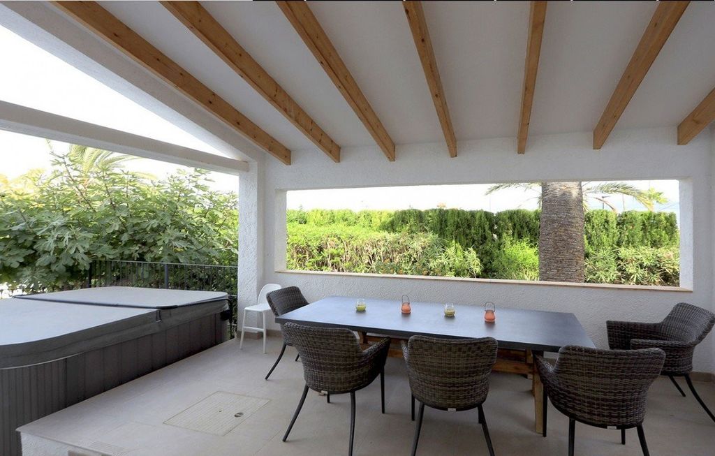 Property photo 3 of 15