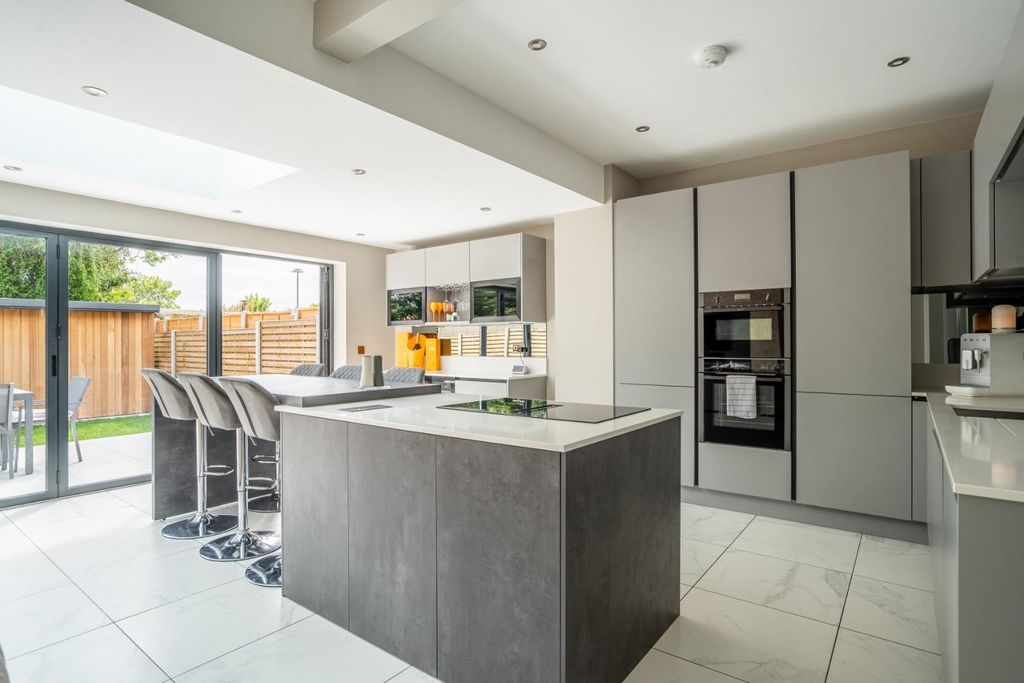 Property photo 3 of 23 Qg-14.Jpg