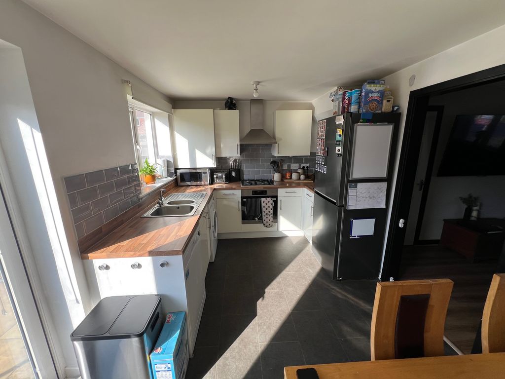 Property photo 3 of 21 Img_9524