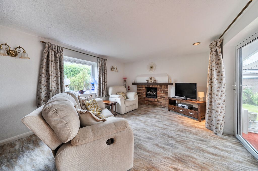 Property photo 2 of 24 1472175-11-6A2Aa8...
