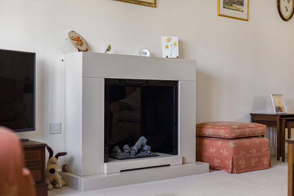 Property photo 3 of 20 Fireplace