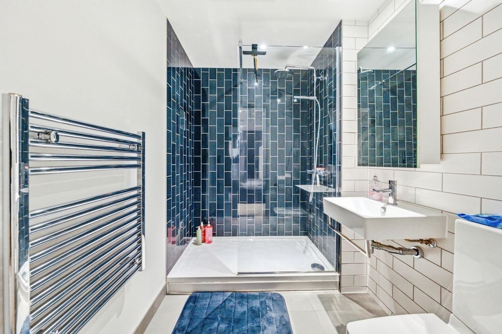 Property photo 3 of 10 Photo