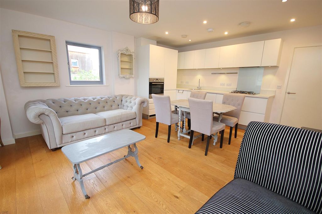 Property photo 3 of 8 Img_4857.Jpg