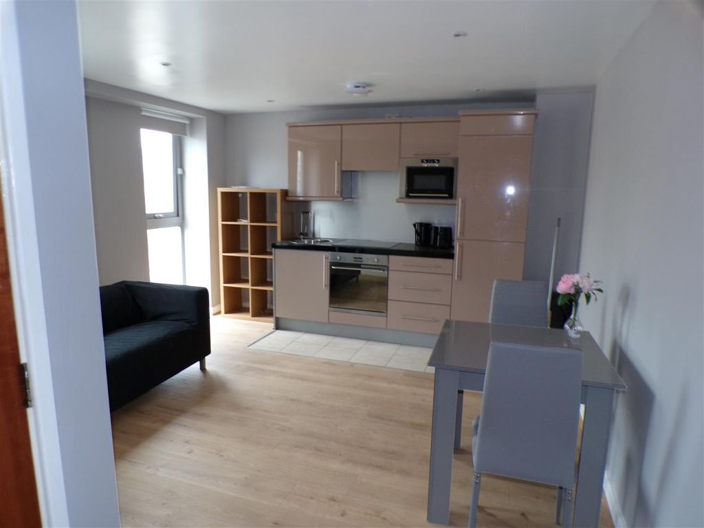 Property photo 3 of 8 100_0061.Jpg