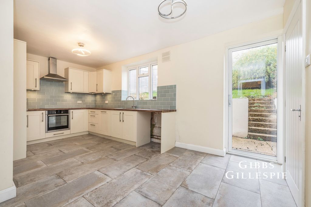 Property photo 1 of 10 Photo