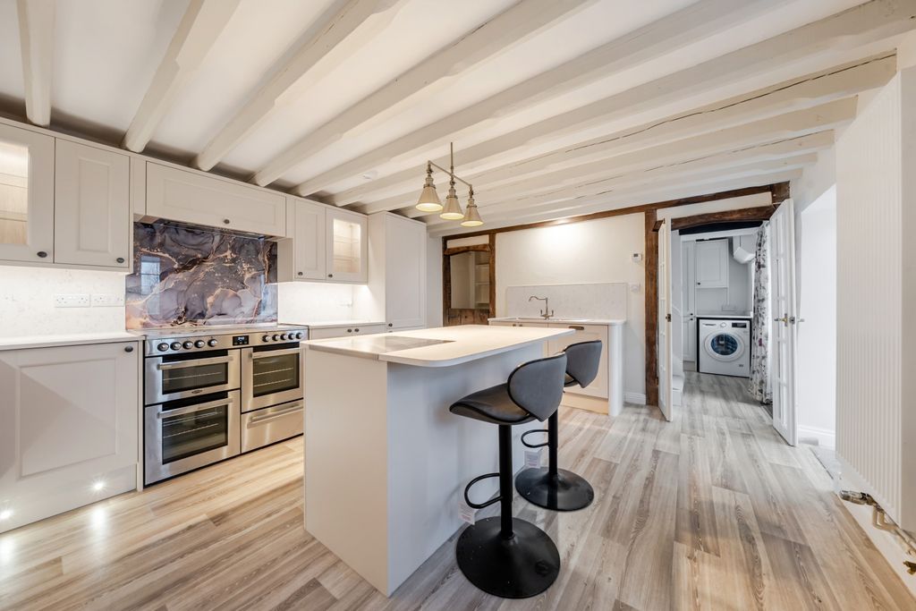 Property photo 2 of 22 1418306-10-69959d4Edf88F