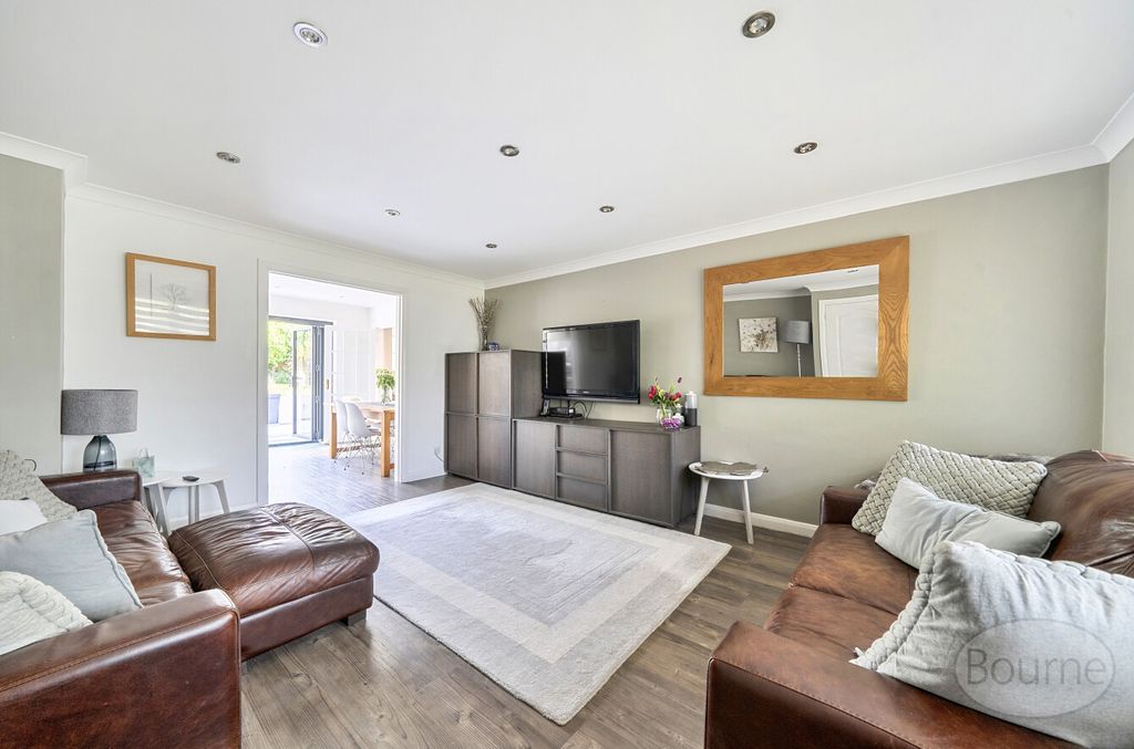 Property photo 2 of 25 998ba281-Cb92-420...