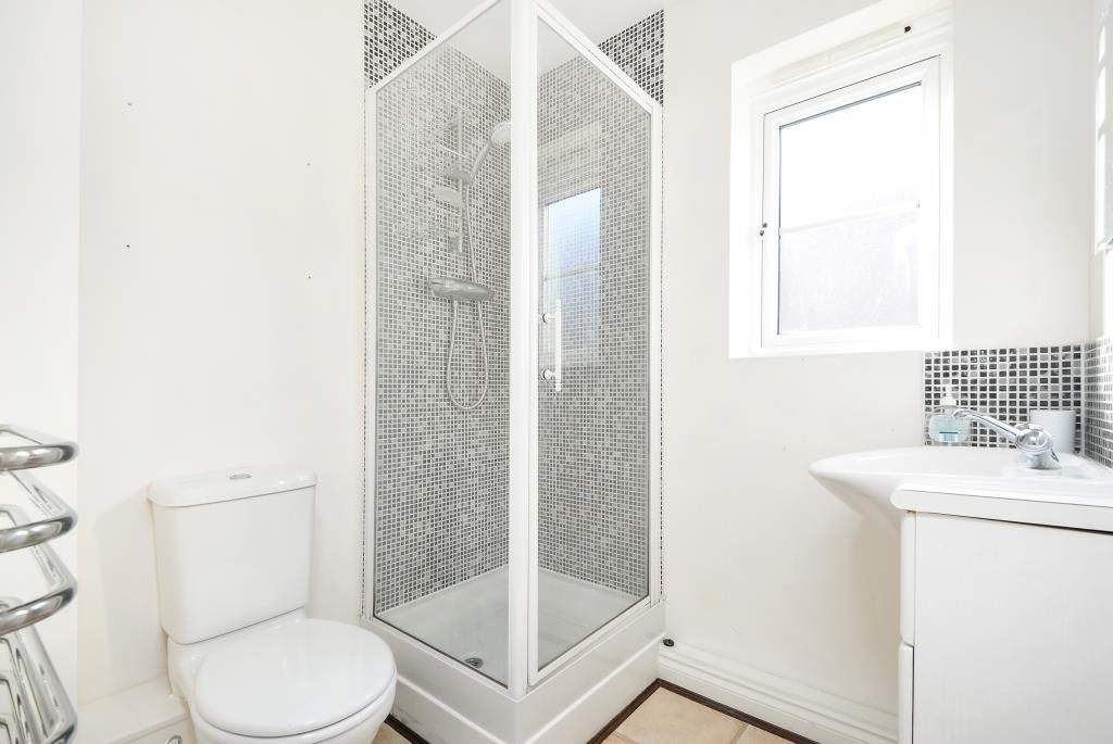 Property photo 3 of 8 Kitchen