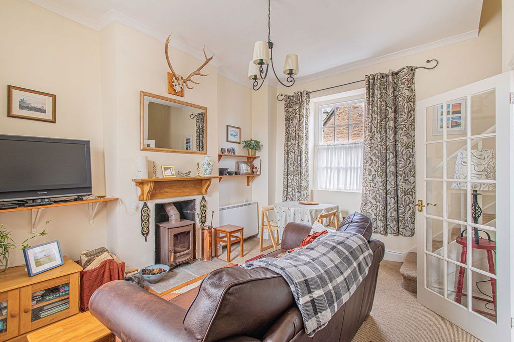 Property photo 2 of 9