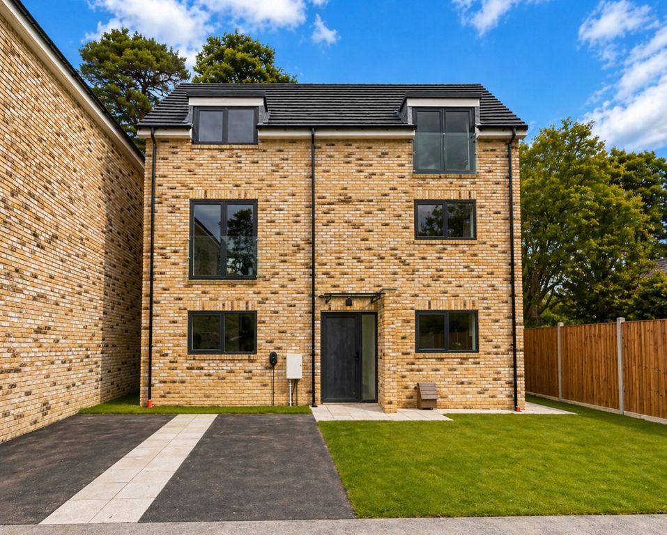 Property photo 1 of 16 8B277F14-A520-490B-9F62-3A140F4F9E8A