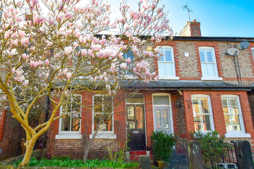 Property photo 1 of 20