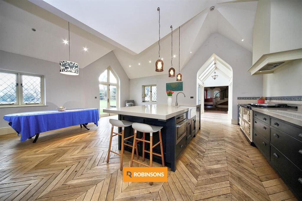 Property photo 2 of 45