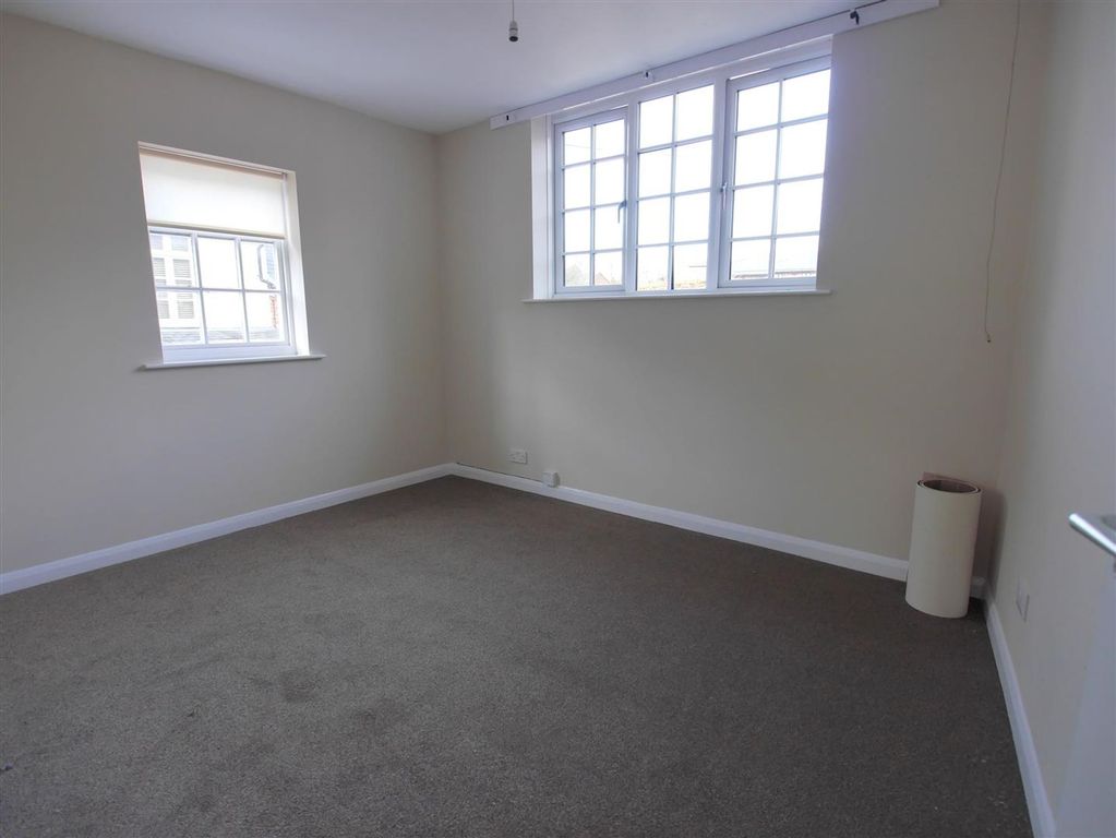 Property photo 3 of 7 Bedroom