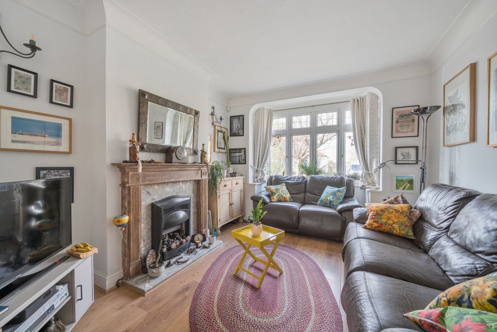 Property photo 2 of 21 Picture No. 18