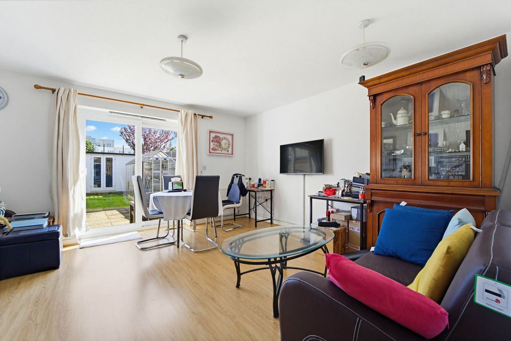 Property photo 3 of 12