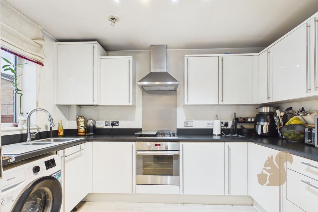 Property photo 3 of 14 Cam01814G0-Pr0092-Still006.Jpg