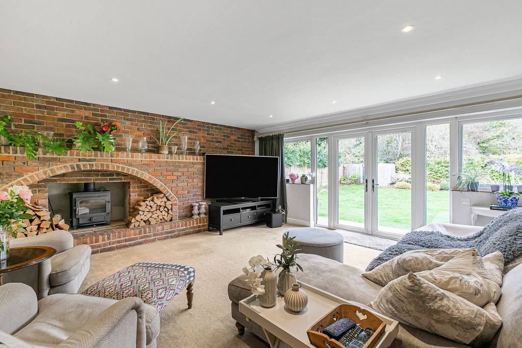 Property photo 2 of 46