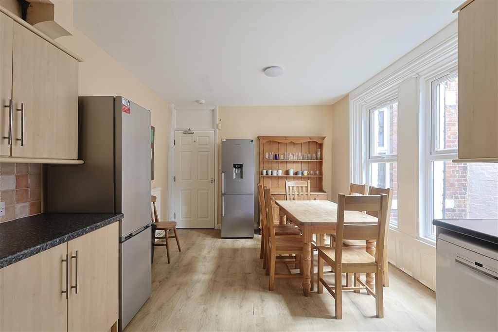 Property photo 1 of 13 96F483Ff-887C-4C0F-A0F5-2829E8796B92_1_201_A.Jpeg