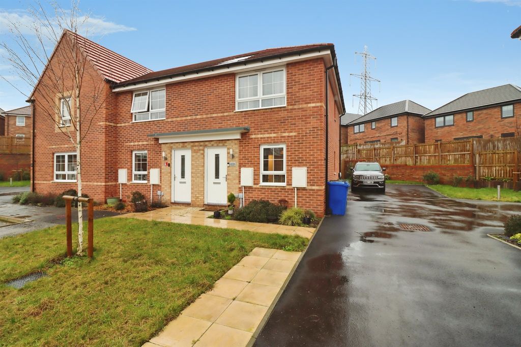 Property photo 1 of 12