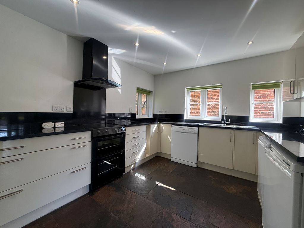 Property photo 3 of 15 Photo 1