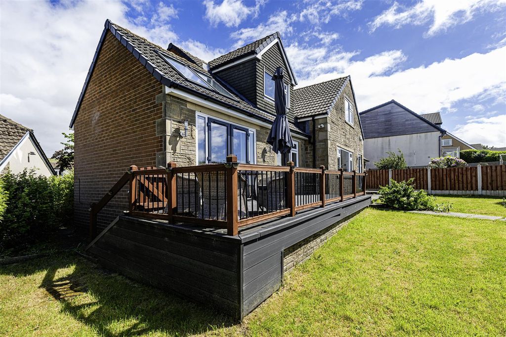 Property photo 1 of 61 External Details