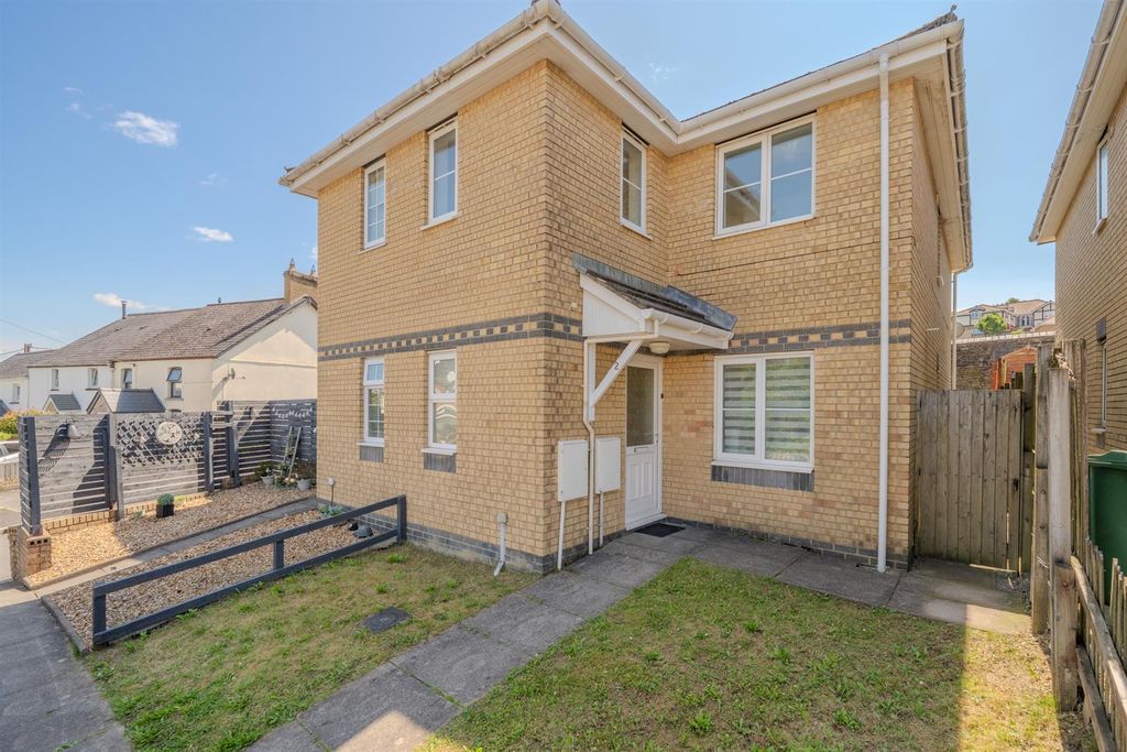 Property photo 1 of 24 2 The Mews-24.Jpg