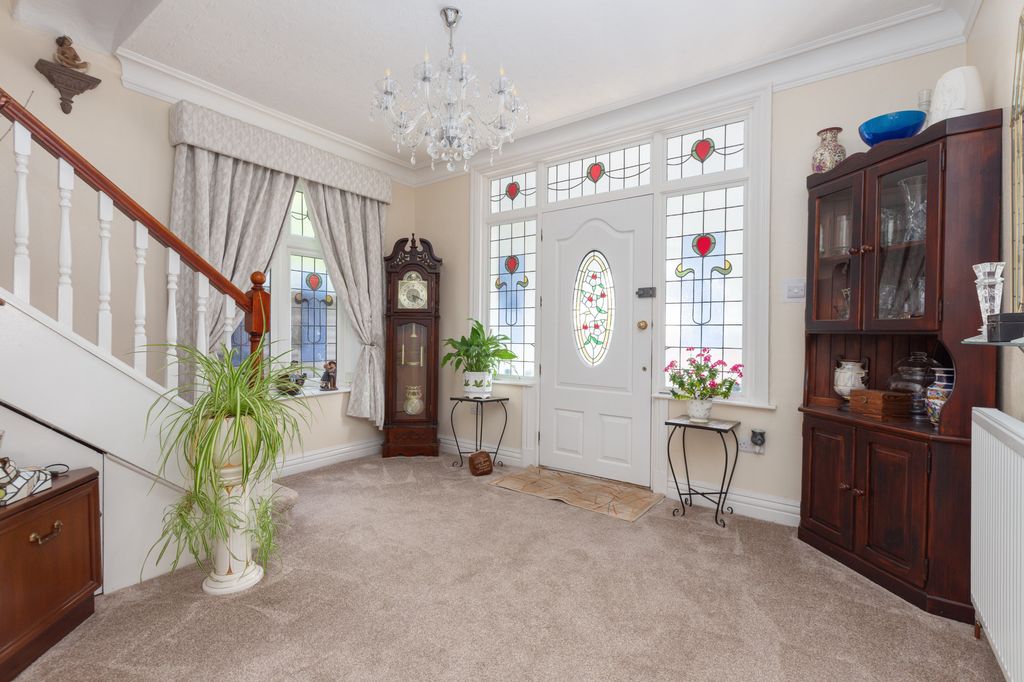 Property photo 2 of 37