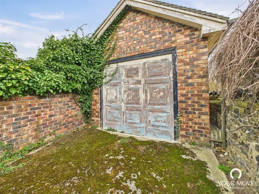 Property photo 3 of 13
