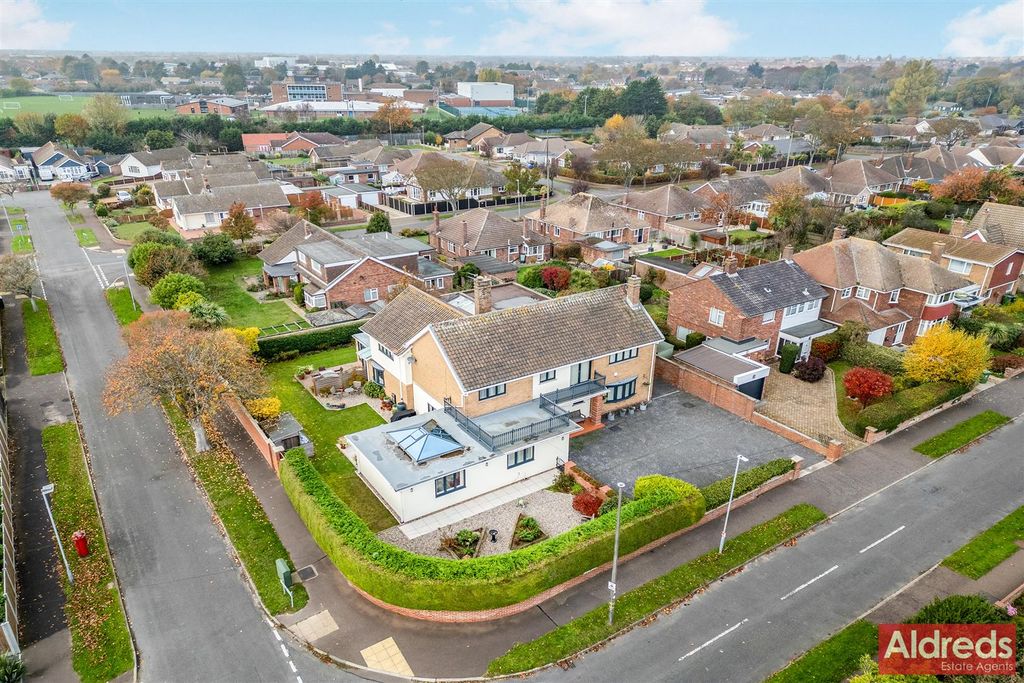 Property photo 1 of 22 32 Bately Drone