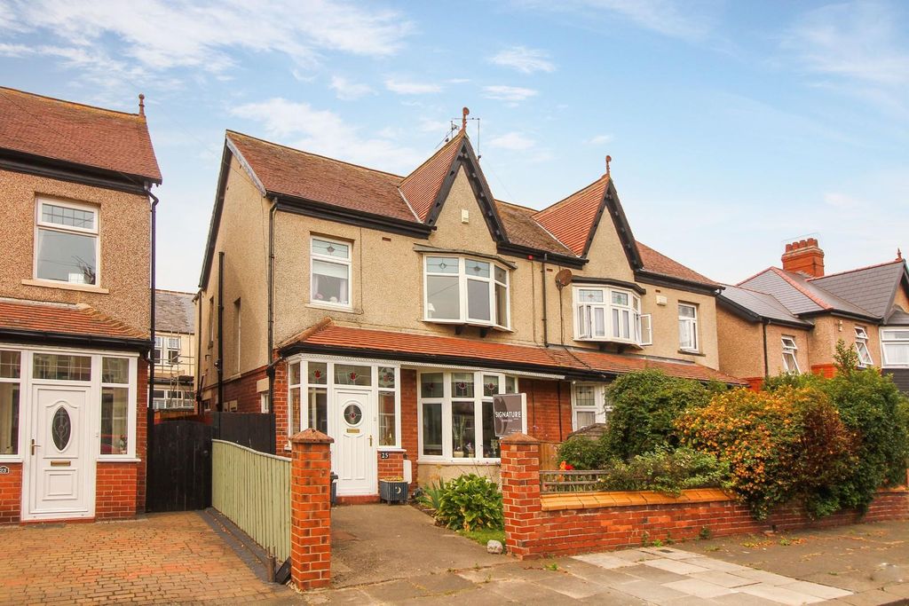 Property photo 1 of 11 External