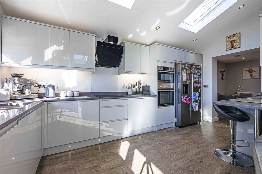 Property photo 2 of 24 Picture No. 38