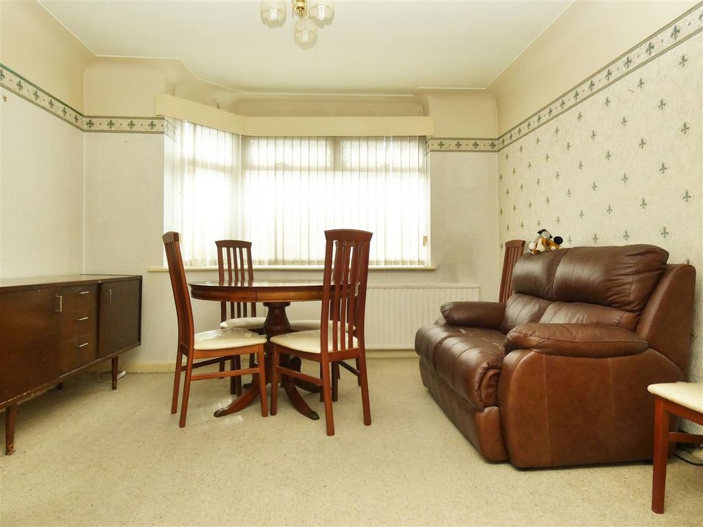 Property photo 3 of 15 Dining Room