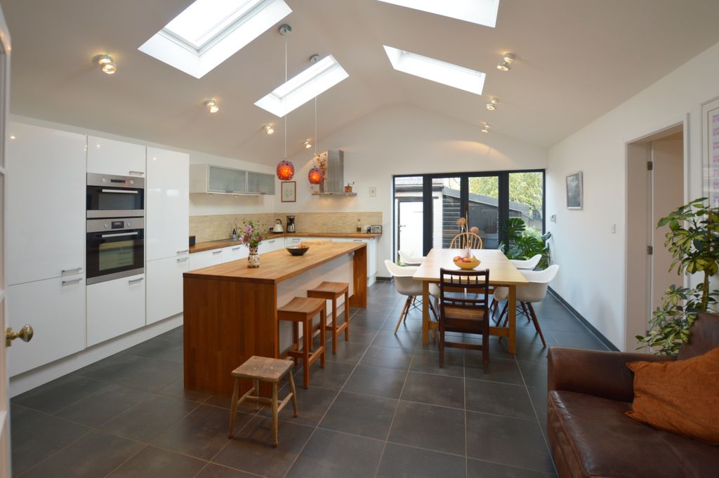 Property photo 3 of 46