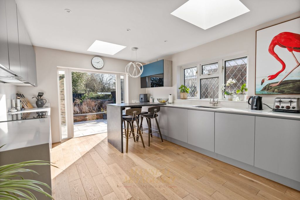 Property photo 2 of 36