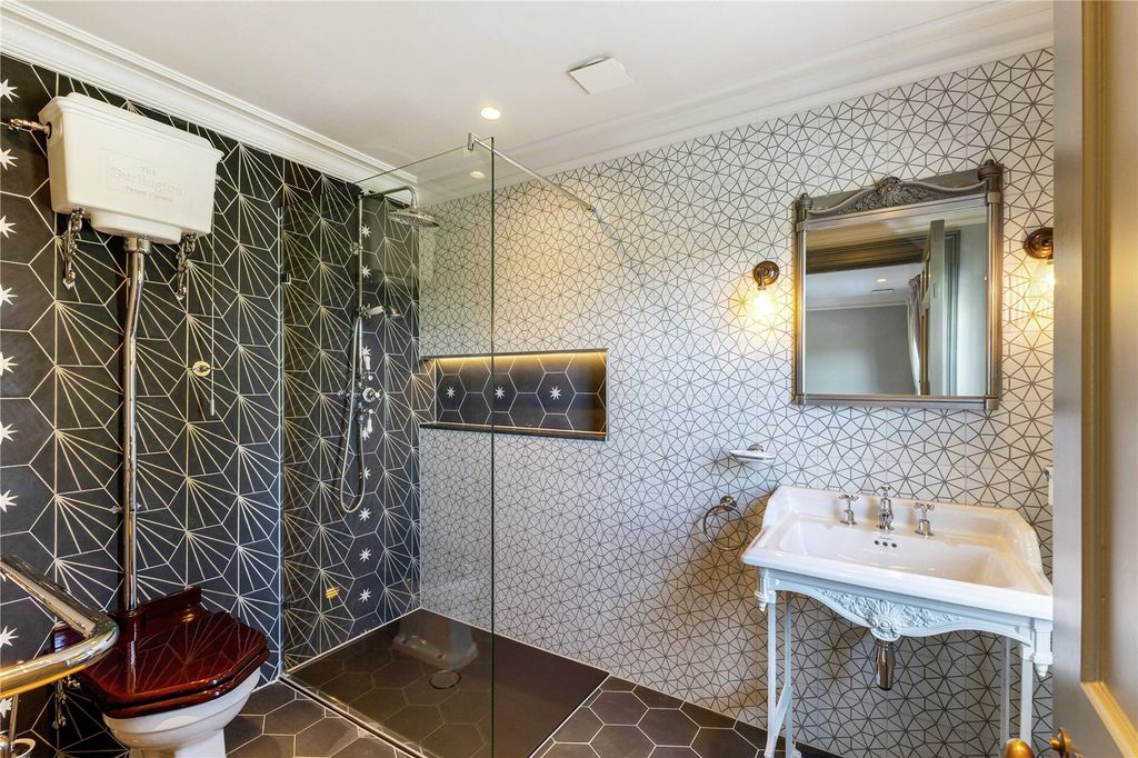 Additional image 32 of 6 bed detached house for saleChurch Gate, High Street, Edlesborough, Buckinghamshire LU6