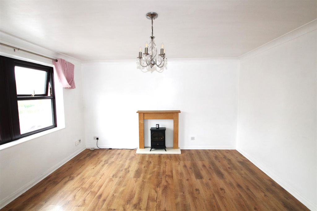 Property photo 2 of 8 Img_2194.Jpg