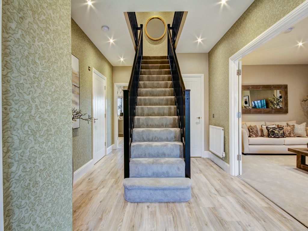 Property photo 2 of 32