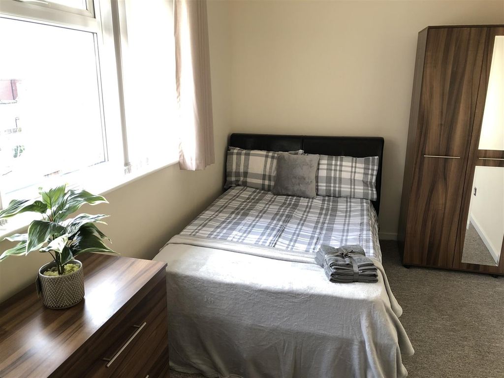 Property photo 2 of 6 Room 3.Jpeg