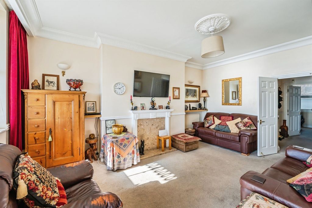 Property photo 3 of 14