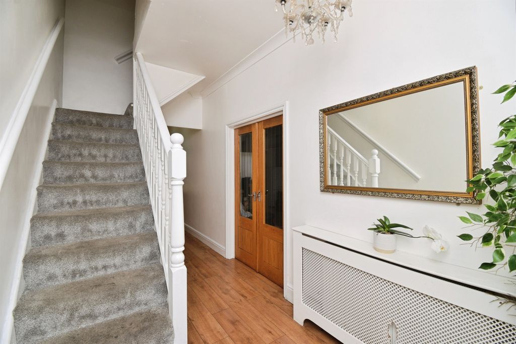 Property photo 2 of 38