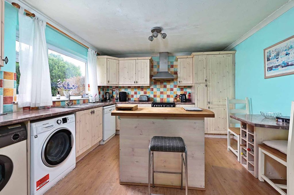 Property photo 3 of 12 1-Burley-Way (13)