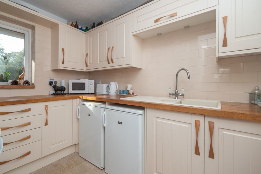 Property photo 2 of 7 Picture 2